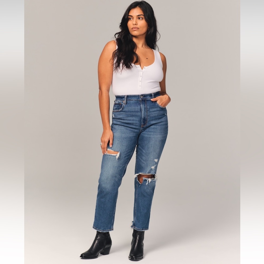 Abercrombie & Fitch Ultra High-Rise distressed Straight Ankle jeans